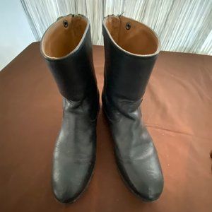 FRYE SIZE 9 ANKLE BOOTS